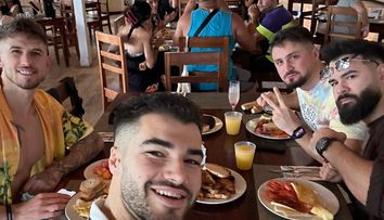 Cum s-au fotografiat Alex Delea, Iancu Sterp, Robert Moscalu și Andrei Ciobanu, chiar înainte de Survivor All Stars: „Ultima zi în care o ducem bine”