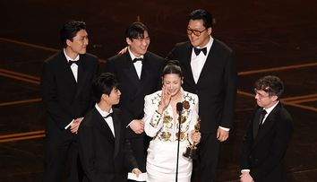 Moment jenant la Oscar 2026! Le-au întrerupt discursul ca să bage publicitate. Cum au reacționat câștigătorii statuetei pentru cel mai bun cântec, ”Golden”