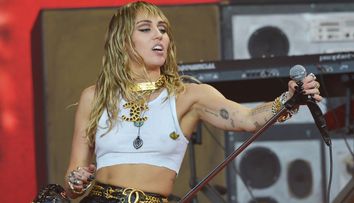 Miley Cyrus lansează un nou single, cu dedicație pentru fostul soț, Liam Hemsworth