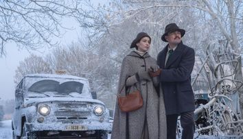 Mulți au glumit pe seama lui, spunând că „i-a furat” mustața lui Pedro Pascal. În realitate, este noul look al lui Leonardo DiCaprio pentru filmul în care joacă alături de Jennifer Lawrence