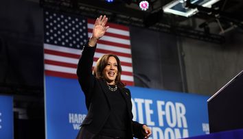 Celebritățile care au sprijinit-o pe Kamala Harris la evenimentele de campanie din toată țara. Oprah Winfrey, Lady Gaga și Jon Bon Jovi s-au numărat printre susținători
