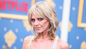 Apariție șocantă pe covorul roșu! O superbă actriță de la Hollywood, total schimbată: slabă, cu cearcăne, riduri și machiaj răvășit. O recunoaște cineva?