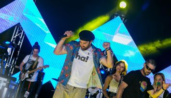 Smiley si artistii HaHaHa Production s-au auzit live deasupra Bucurestiului, la ProFM OnTop!