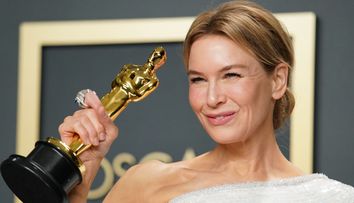 Mult mai slabă și cu părul scurt, Renee Zellweger s-a reinventat. A trecut prin multe schimbări de-a lungul anilor, dar acum pare total altă persoană