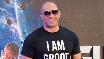 A lucrat intens ca sa ajunga asa. Cum arata Vin Diesel la inceputul carierei, cu mai mult par si mai putini muschi