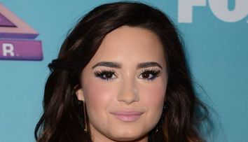 Demi Lovato s-a fotografiat fara pic de machiaj. Look-ul natural si neretusat al artistei