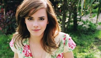 Emma Watson, topless in ultima ei reclama. Vezi si tu fotografiile la care fanii 
