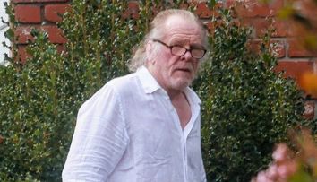 Nick Nolte, de nerecunoscut pe străzile din Malibu! Cum l-au surprins fotografii pe actorul de 82 de ani