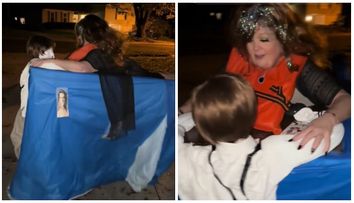 Video viral de 18 milioane de vizualizări pe TikTok! Scena finală din Titanic a fost recreată într-un singur costum de Halloween: „Sunt pe jos de râs”