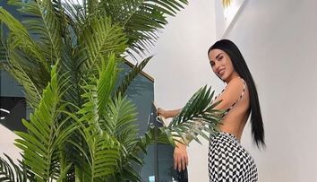 Cum s-a îmbrăcat Daniela Crudu la botezul fiicei Daiana Maria! Vezi imagini spectaculoase