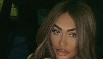 Chloe Ferry face senzație pe net: Și-a luat un Lamborghini de 180.000 de euro și s-a lăudat pe Instagram