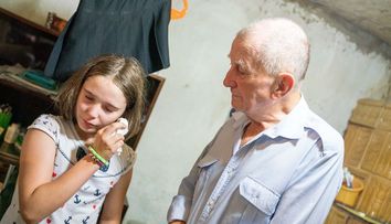 Echipa Visuri la cheie i-a schimbat viața Isabelei, fetița abandonată de mamă și crescută de bunic. Cum arată casa lor acum