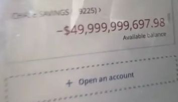 VIDEO Momentul în care o femeie s-a trezit cu datorii de 50 de miliarde de dolari după o noapte în oraș! Cum a reacționat când și-a văzut contul bancar: „Ce mă fac acum?”