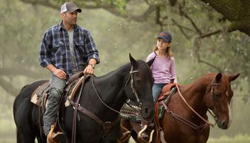 Îți place Jason Statham? Atunci filmul ăsta e obligatoriu! „Homefront – Orașul fără legi”, o doză clasică de acțiune cu „durul de la Hollywood”, acum pe VOYO