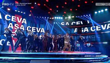 Vocea României 2025: SEMIFINALA. TRIO Smiley: Andreea Dobre și Anita Petruescu, alături de antrenorul lor, au pus în scenă un moment spectaculos cu hitul „Așa ceva”