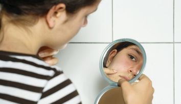 Primele semne ale maturitatii sexuale! Ce e de facut? VIDEO