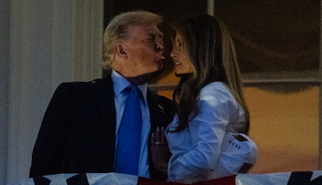 Momentul viral când Donald Trump o sărută pe gură pe soția lui, Melania Trump. Cei doi au sărbătorit 4 iulie la Casa Albă