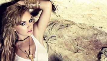 Alexandra Stan are succes si in cariera, dar si in dragoste. Cine este noul iubit al cantaretei