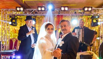Finalul sezonului trei TĂTUȚU’ marchează evenimente neașteptate atât în fața, cât și în spatele camerelor de filmat!