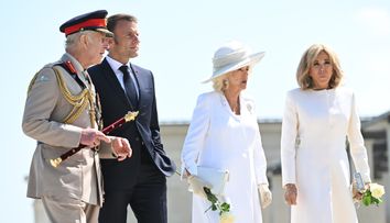 Momentul stânjenitor în care a fost pusă Regina Camilla. Gafa uriașă a fost făcută chiar de prima-doamnă a Franței, Brigitte Macron