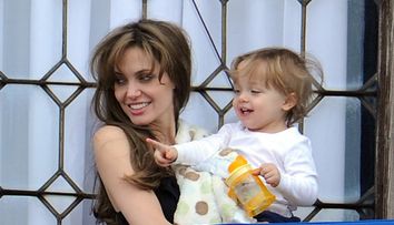 Cum arată la 15 ani fiica cea mai mică a Angelinei Jolie și a lui Brad Pitt. Vivienne moștenește frumusețea părinților