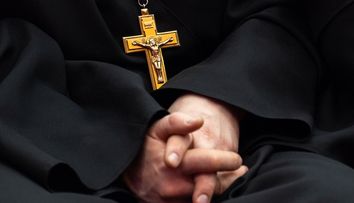 Un preot din Rusia care adoptase 70 de copii a fost arestat după ce s-a descoperit că îi abuza sexual pe aceștia