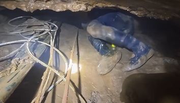 Cinci din cele șapte persoane dispărute în peștera inundată din Laos au fost găsite! Imagini înfricoșătoare cu locul în care au fost blocate o săptămână