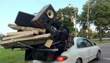 Asa s-au decis aceste familii sa isi transporte lucrurile cand s-au mutat! GALERIE FOTO