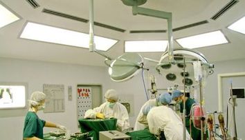 Decizia extrema care le-a salvat de cancer. Cum au evitat 3 surori destinul mamei lor, care a murit la 32 de ani: