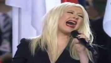 Christina Aguilera va canta din nou imnul Statelor Unite! Va mai uita versurile? VIDEO
