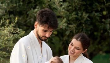 Theo Rose, panicată de o anumită etapă prin care trece bebelușul ei 