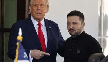 Cât costă bluza neagră purtată de Volodimir Zelenski la Casa Albă. Piesa vestimentară, la mare căutare în SUA! Designerul nu se aștepta la o asemenea explozie de comenzi: „Nu mi-am imaginat”