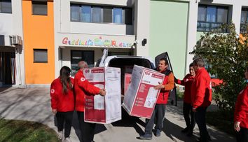Crucea Roșie Română și Ariston România au oferit 380 de boilere pentru apă caldă în 190 de instituții de învățământ și centre sociale din 21 de județe