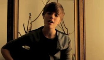 Seamana PERFECT cu Justin Bieber si canta ca Eminem! VIDEO
