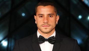 Toată lumea credea că se iubește cu un bărbat, însă acum celebrul actor a apărut alături de noua iubită, în ipostaze incendiare. André Lamoglia, primele imagini cu partenera sa, Jade Picon