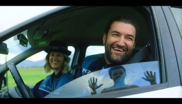 Cine joacă în comedia “Oh, Ramona” și cu câtă nuditate vine rolul lui Smiley de Ziua Îndrăgostiților