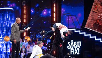 Săriți de pe fix, 7 decembrie 2023. Cătălin Zmărăndescu dă de pământ, la propriu, cu Mihai Rait și cu Cătălin Neamțu, la proba „Luptă și spune”