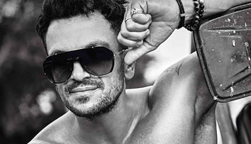 Fiul lui Peter Andre, copia tatălui său: are abdomen cu pătratele la numai 14 ani