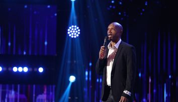 Românii au talent 2021: Dean Bowman, interpretare de excepție a piesei “It’s a man’s world”