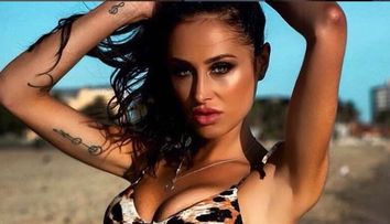 Modelul Courtney Mills a murit la doar 37 de ani! Vedeta a căzut de la balconul unui apartament din Bali. Primele informații