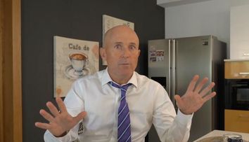 Mugur Mihăescu a lansat primul episod din emisiunea Țara lui Garcea!
