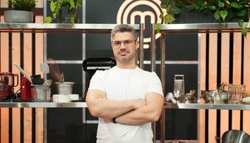 MasterChef 2024, 16 septembrie. Povestea impresionantă de viață a lui Alessandro Lusito, concurentul care a fost nevoit să vină în România din cauza Mafiei Italiene! Cum a reacționat Chef Florin Dumitrescu atunci când i-a auzit povestea