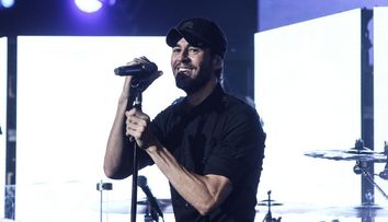 Enrique Iglesias îi strică surpriza Andrei. Ce a anunțat cântărețul și a luat-o prin surprindere pe româncă