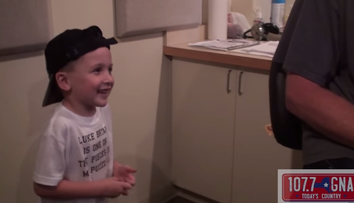 Cea mai frumoasa surpriza din viata lui. Reactia unui baietel cu autism este de milioane