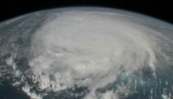Video INCREDIBIL! Uraganul Irene vazut din spatiu