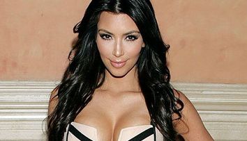 Cum rad muncitorii de pe santier de Kim Kardashian. Gluma geniala care o va infuria pe bruneta