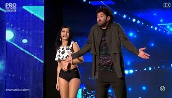 Si-a inceput momentul cu o piesa, dar nimeni nu a prevazut ce a urmat! Miley Cyrus ar fi invidioasa pe miscarile ei