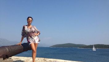 Nicoleta Luciu, vacanta alaturi de sot si de viitorii ei fini, Bianca Dragusanu si Victor Slav. FOTO