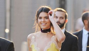 Kendall Jenner a fost nevoita sa dezactiveze zona de comentarii din cauza acestei poze. Postarea i-a revoltat pe fani