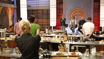 MACEL in bucataria MasterChef. Pe el ardea camasa la testul sub presiune, iar colegii radeau:<span style=